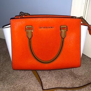 Micheal Kors Medium Size Tote Bag